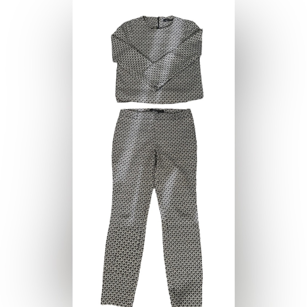 Black and white patterned set